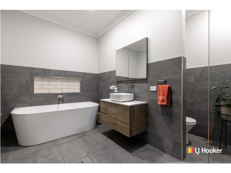68 Rovere Drive, Coffs Harbour NSW 2450