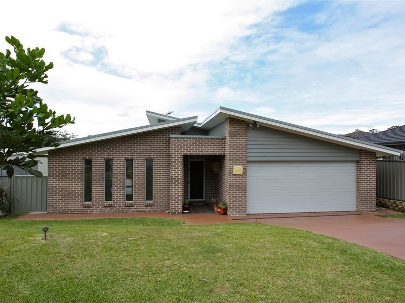 4 Reef Cove, Safety Beach NSW 2456