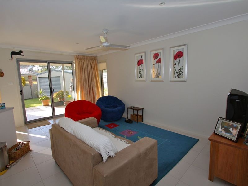 4 Reef Cove, Safety Beach NSW 2456
