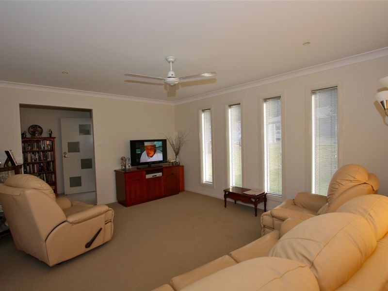 4 Reef Cove, Safety Beach NSW 2456