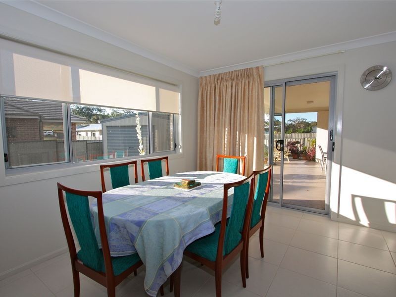 4 Reef Cove, Safety Beach NSW 2456