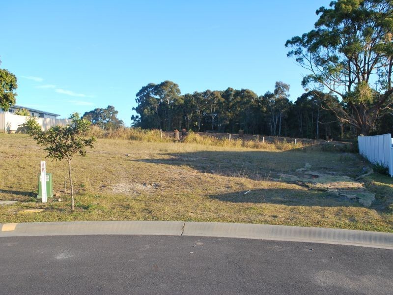 8 Outrigger Place, Safety Beach NSW 2456