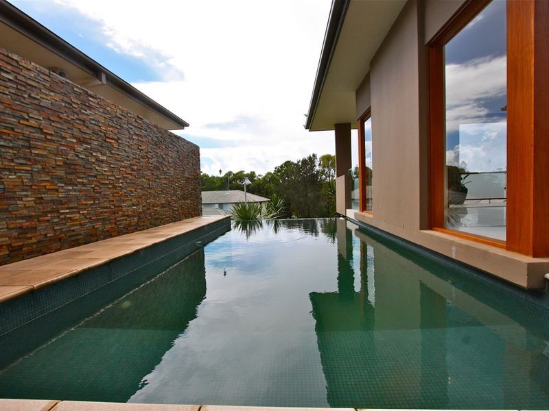 16 San Simeon Circuit, Sapphire Beach NSW 2450