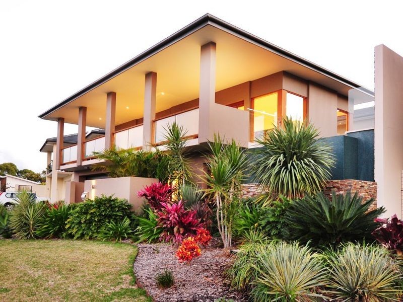16 San Simeon Circuit, Sapphire Beach NSW 2450
