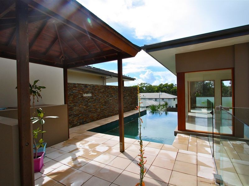 16 San Simeon Circuit, Sapphire Beach NSW 2450