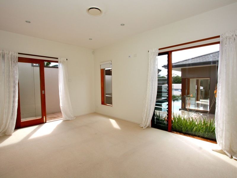 16 San Simeon Circuit, Sapphire Beach NSW 2450