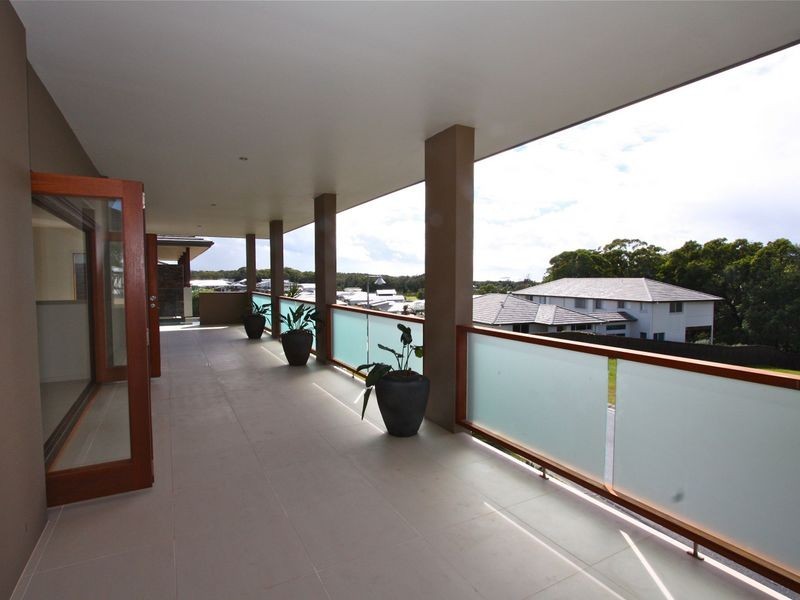 16 San Simeon Circuit, Sapphire Beach NSW 2450