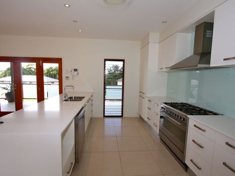 16 San Simeon Circuit, Sapphire Beach NSW 2450