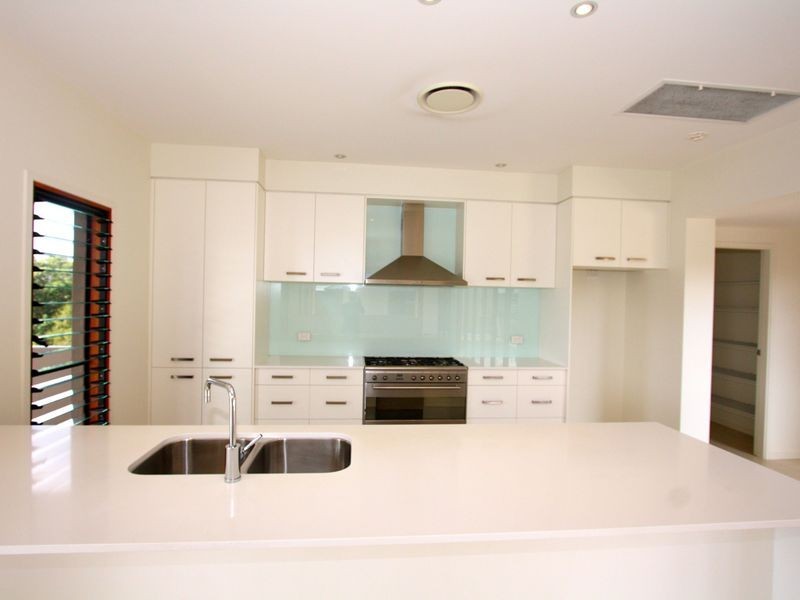 16 San Simeon Circuit, Sapphire Beach NSW 2450