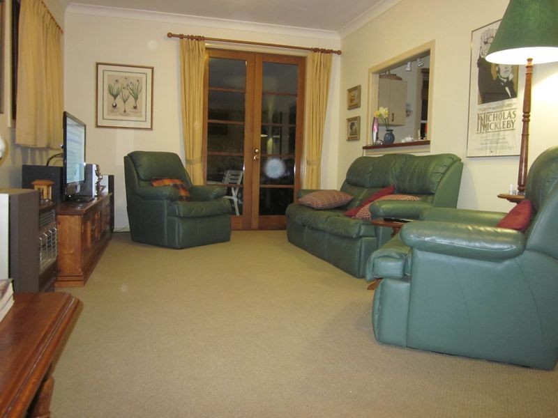 11 Lowanna Road, Lowanna NSW 2450