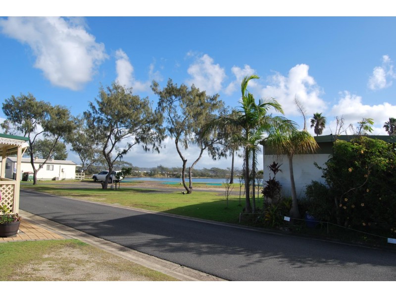 V2/52 Wellington Drive, Nambucca Heads NSW 2448