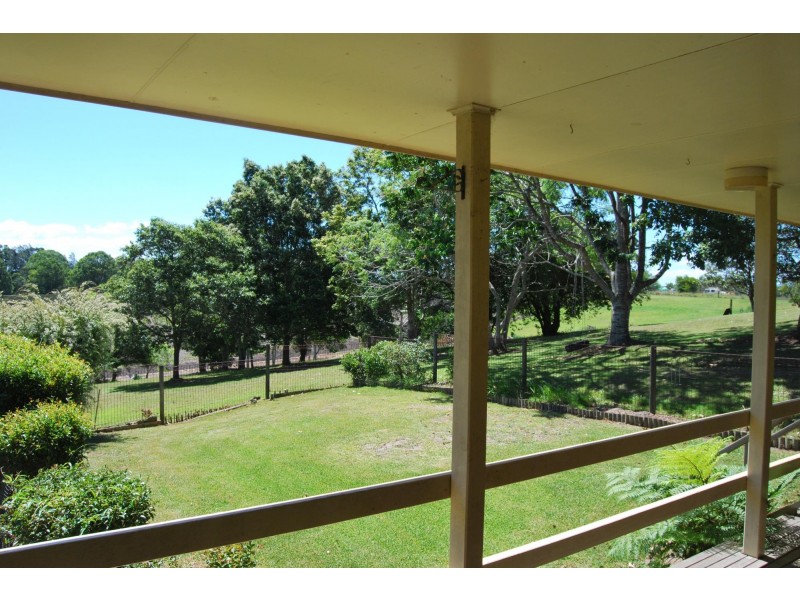 12 Kerr Drive, Macksville NSW 2447