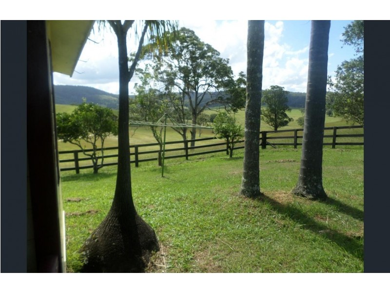 16 Whites Road, Yarranbella NSW 2447