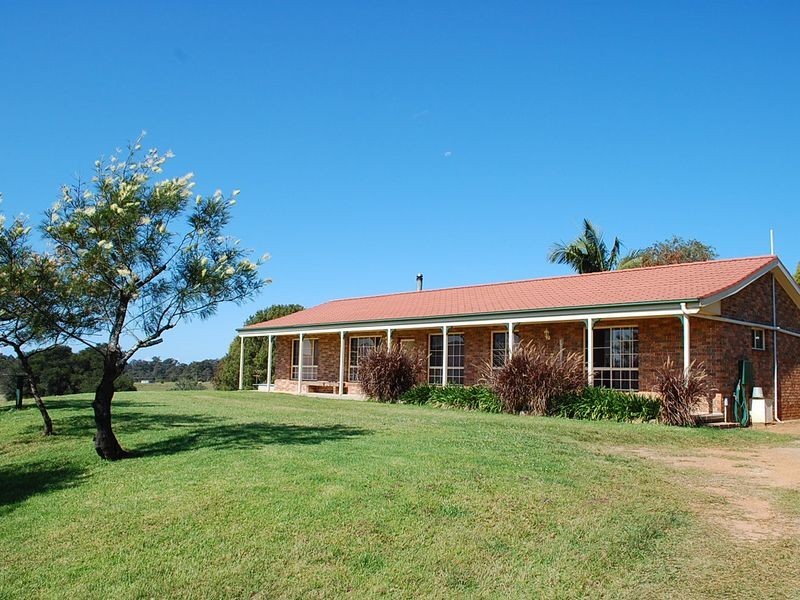 37 Hillview Drive, Macksville NSW 2447
