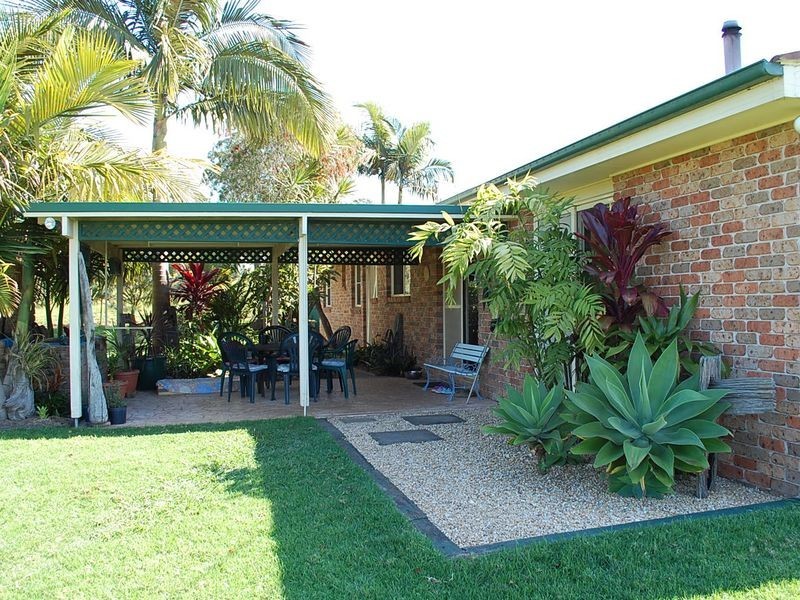 37 Hillview Drive, Macksville NSW 2447