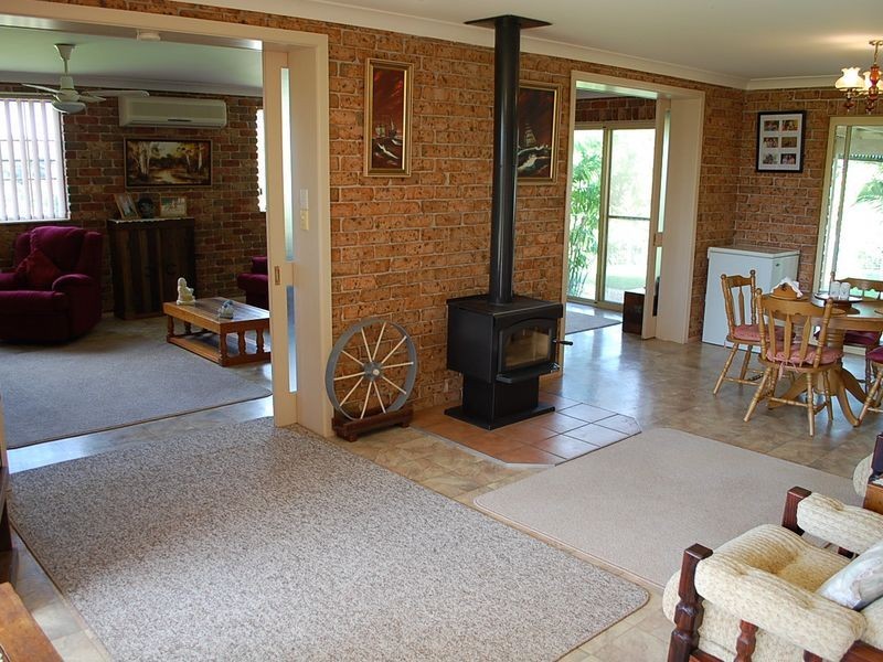 37 Hillview Drive, Macksville NSW 2447