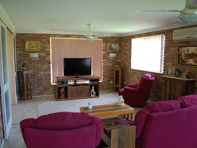 37 Hillview Drive, Macksville NSW 2447