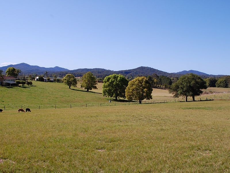 37 Hillview Drive, Macksville NSW 2447