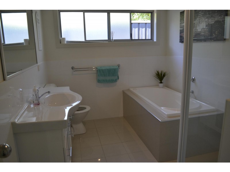 5 Preston Drive, Macksville NSW 2447