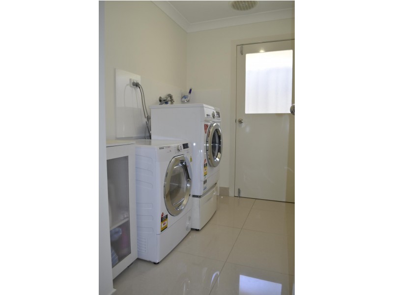 5 Preston Drive, Macksville NSW 2447