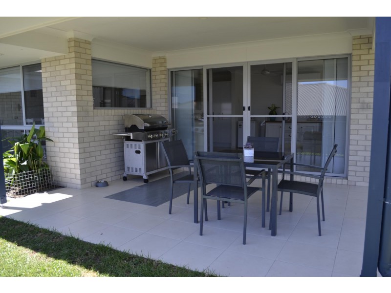5 Preston Drive, Macksville NSW 2447