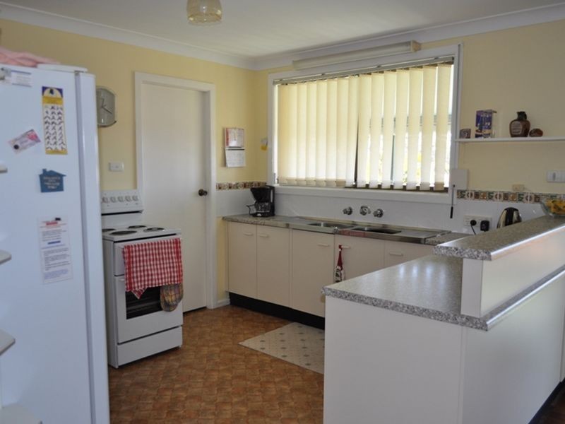 11 Beach Rd, Sapphire Beach NSW 2450