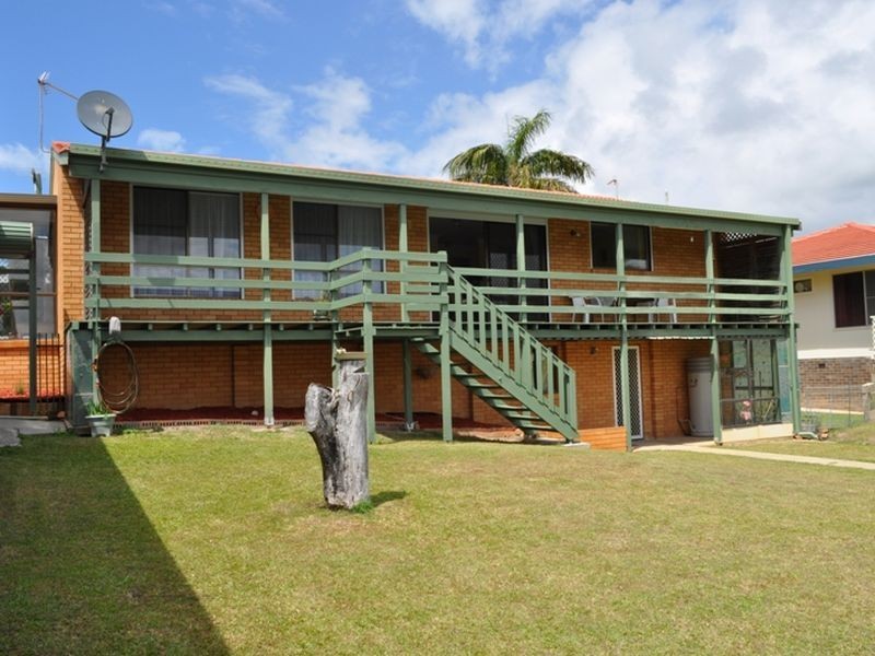 11 Beach Rd, Sapphire Beach NSW 2450