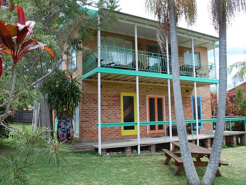 2 Wallace Street, Scotts Head NSW 2447