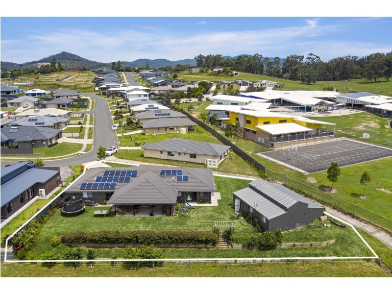 32 Lloyd Street, Macksville NSW 2447