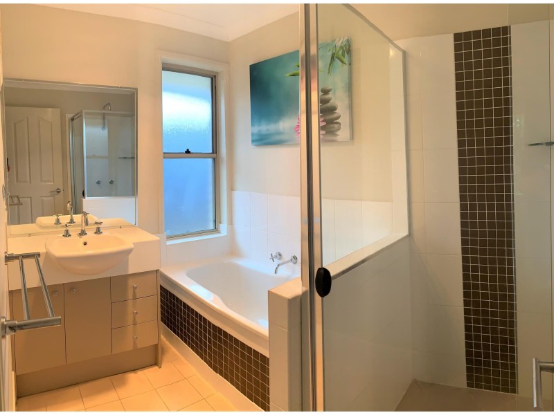 6 Crispin Cove, Macksville NSW 2447