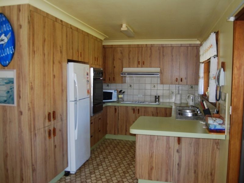 19 Glenmore Cr, Macksville NSW 2447