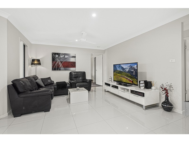 25 Lloyd Street, Macksville NSW 2447