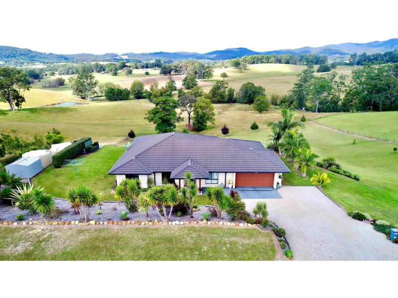 121 Strawberry Road, Macksville NSW 2447