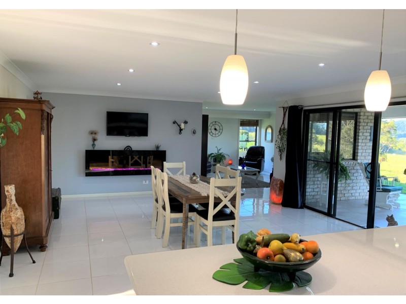 121 Strawberry Road, Macksville NSW 2447