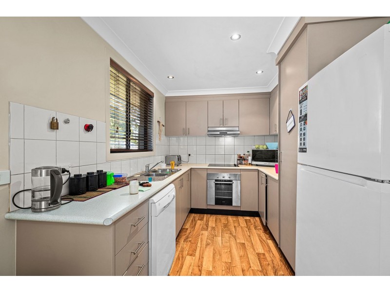 27 Vernon Street, Scotts Head NSW 2447