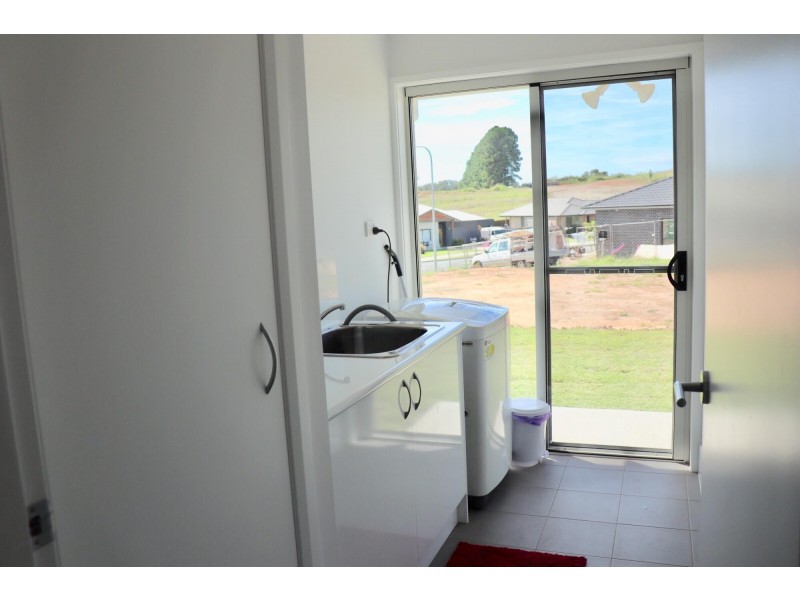 27 Macksville Heights Drive, Macksville NSW 2447