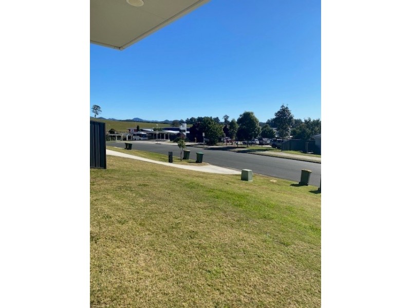 27 Macksville Heights Drive, Macksville NSW 2447