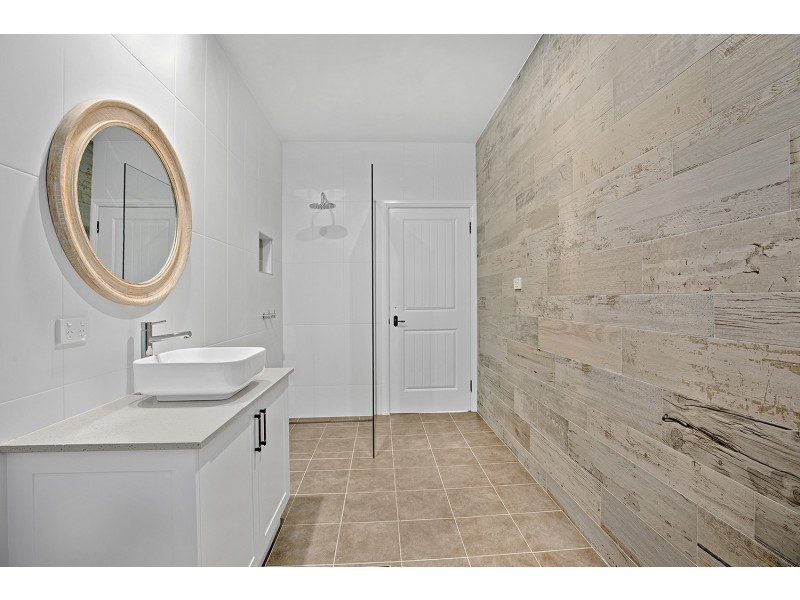 17 Lloyd Street, Macksville NSW 2447