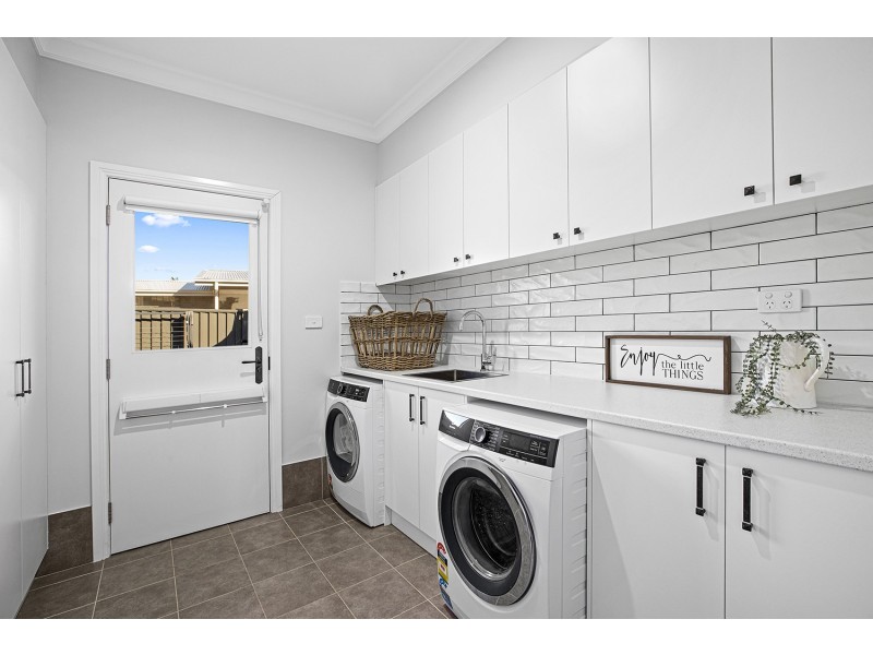 17 Lloyd Street, Macksville NSW 2447