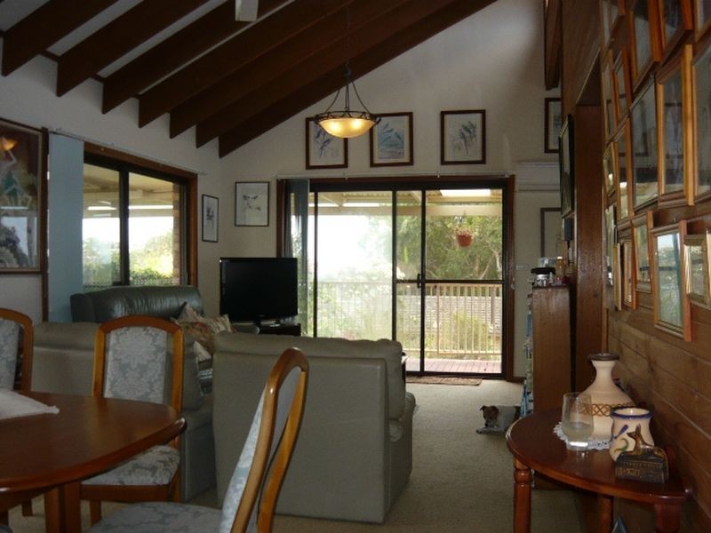 52 Wallace Street, Scotts Head NSW 2447