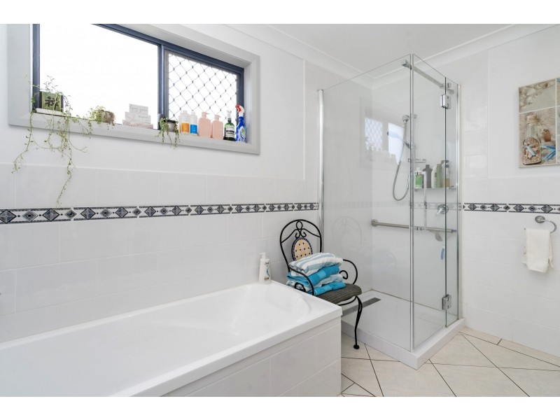 24 Peter Mark Circuit, South West Rocks NSW 2431