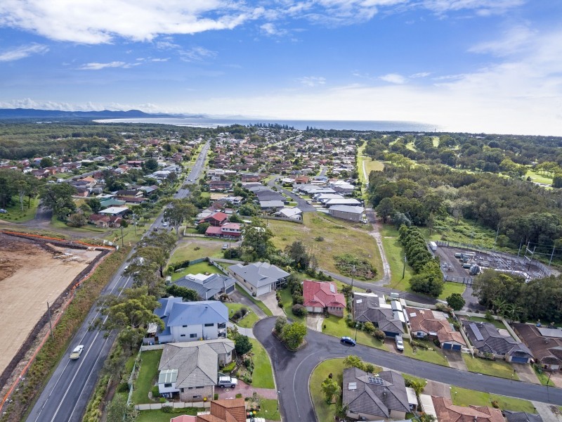 24 Peter Mark Circuit, South West Rocks NSW 2431