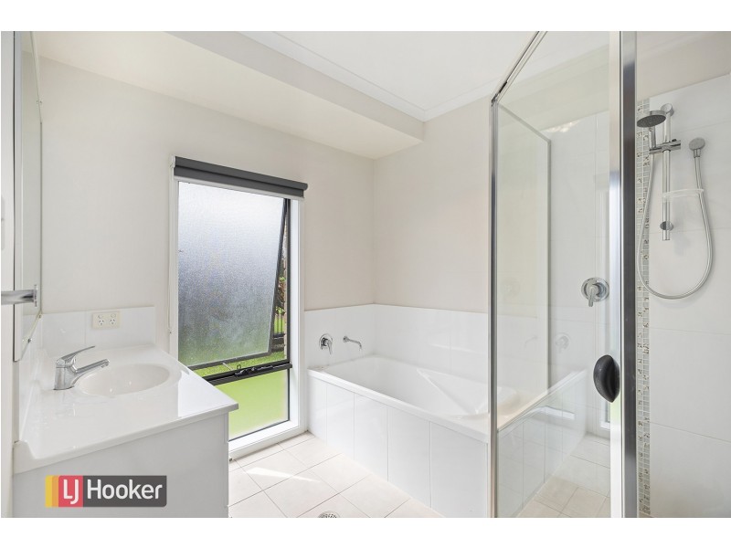 2 Rosemary Gardens, North Macksville NSW 2447