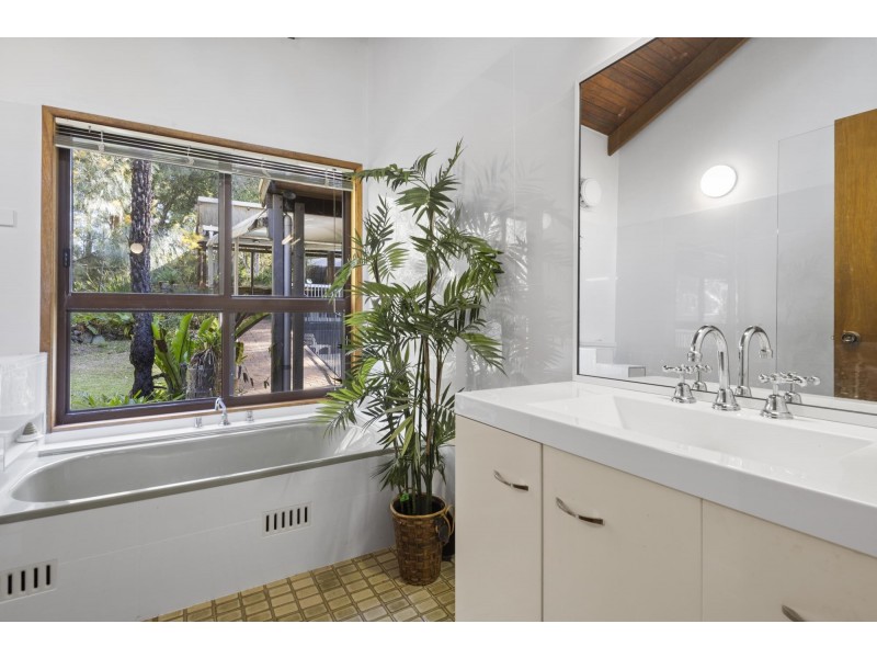 140 Browns Road, Yarrahapinni NSW 2441