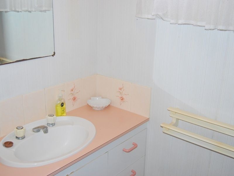 Y3 White Albatross Park, Nambucca Heads NSW 2448