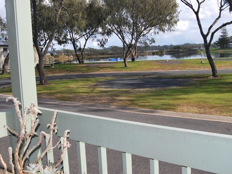 Y3 White Albatross Park, Nambucca Heads NSW 2448