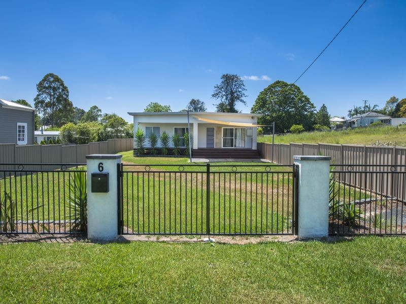 6 Cook St, Bowraville NSW 2449