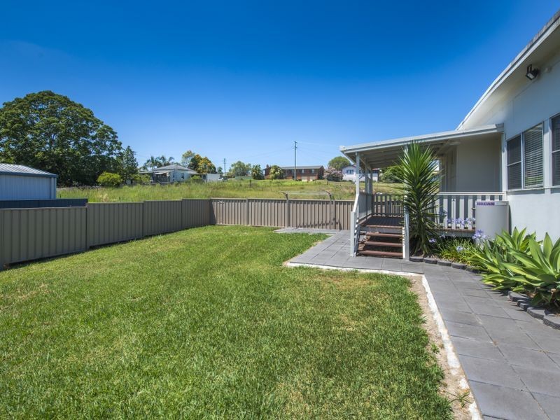 6 Cook St, Bowraville NSW 2449