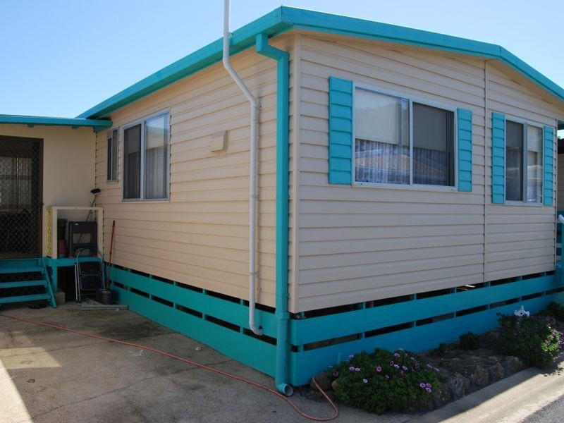 Y16 52 WELLINGTON DRIVE (white albatross ), Nambucca Heads NSW 2448