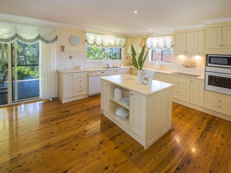 93 Ocean View Dr, Valla Beach NSW 2448